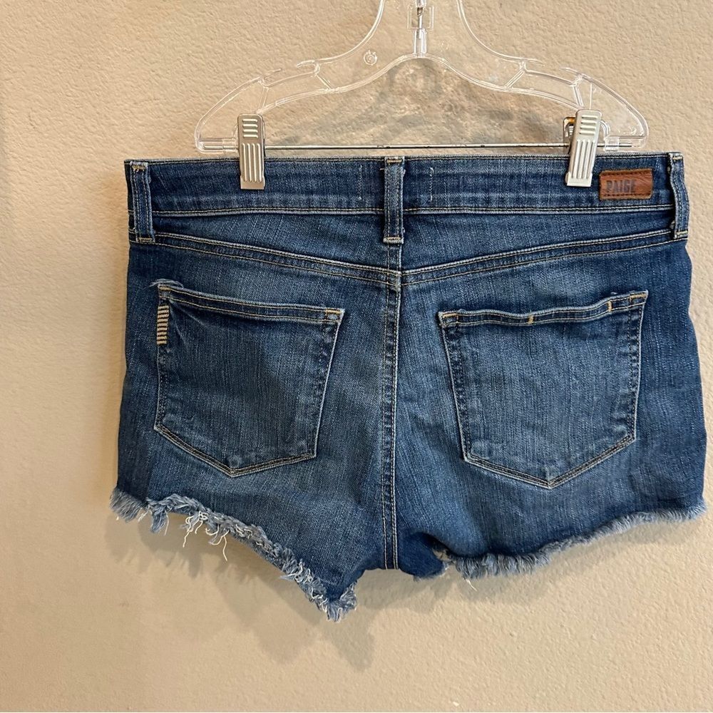 Paige | 27 | denim frayed jean shorts - Picture 4 of 6